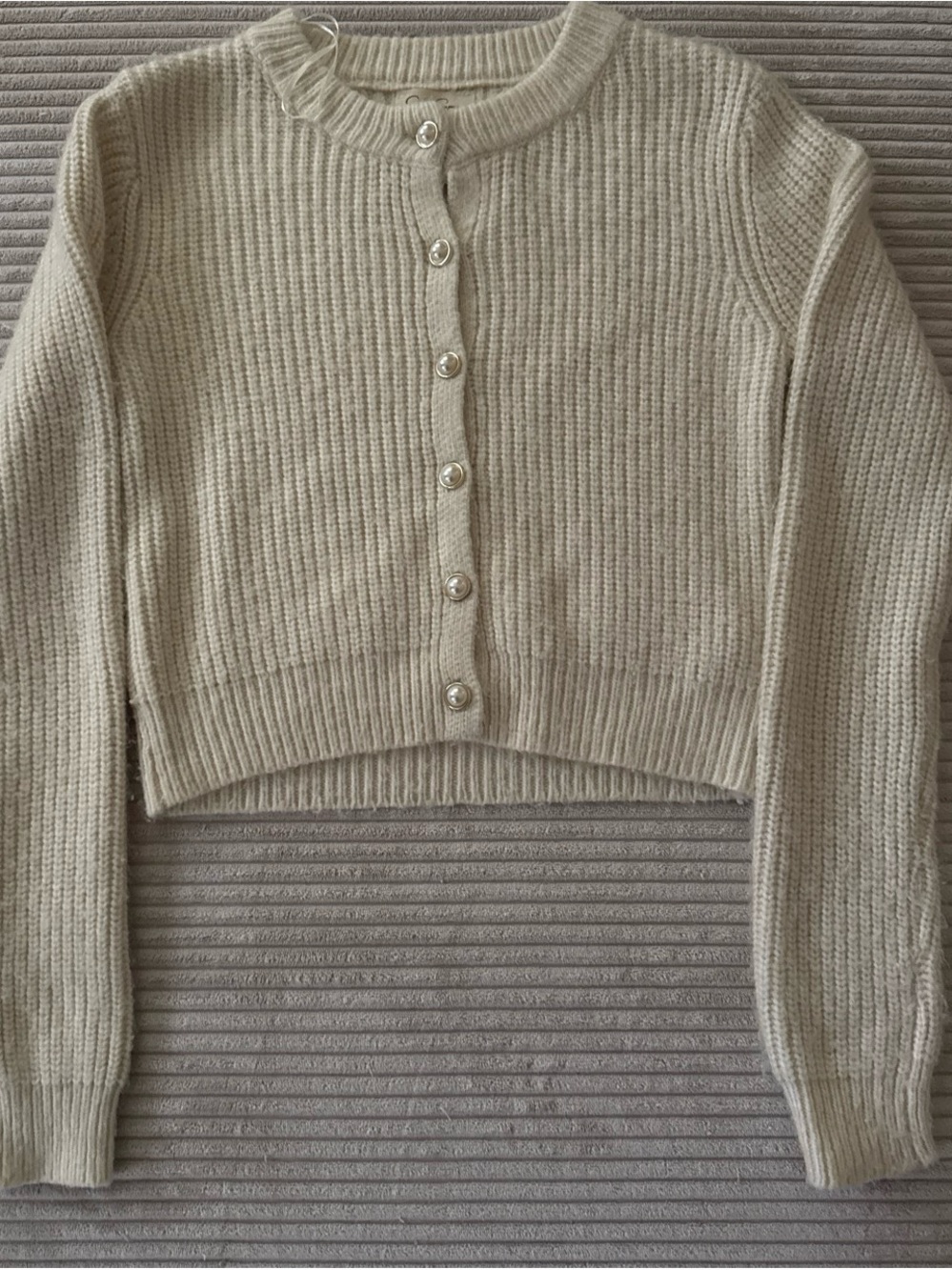 Jessica Simpson Cream Ribbed Cropped Cardigan with Pearl Buttons